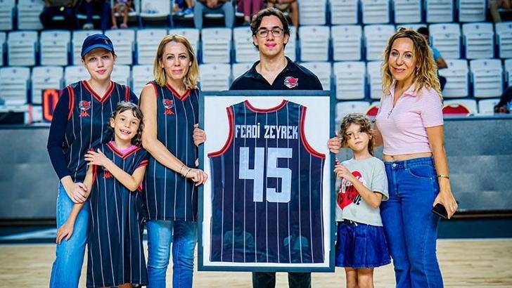 Manisa Basket Ferdi Zeyrek'i unutmadı