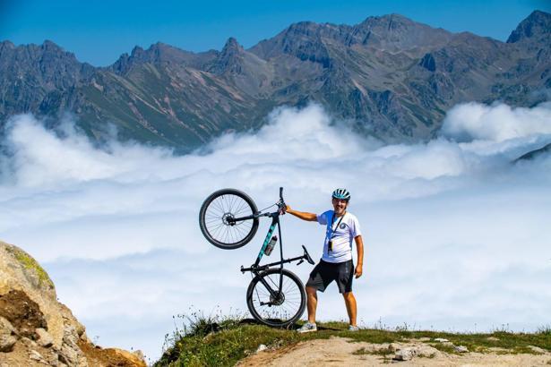 Kaçkar Dağı eteklerinde pedal çevirdiler