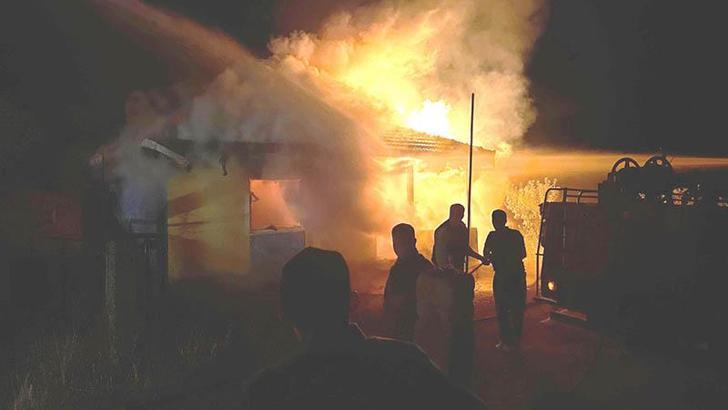 Sünnet düğününün düzenlediği bağ evinde çıkan yangın, ormana sıçramadan söndürüldü