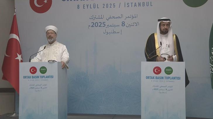 Diyanet İşleri Başkanı Erbaş Suudi Arabistan Hac ve Umre Bakanı Rabia'yla ortak basın toplantısı düzenledi