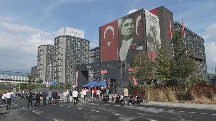 CHP İstanbul İl Başkanlığı önünde yaşananlara ilişkin 24 sosyal medya kullanıcısına soruşturma