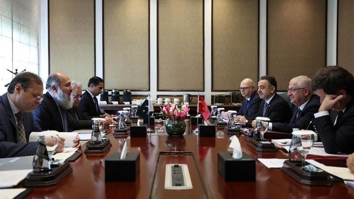 Bakan Güler, Pakistan Ticaret Bakanı Khan ile görüştü