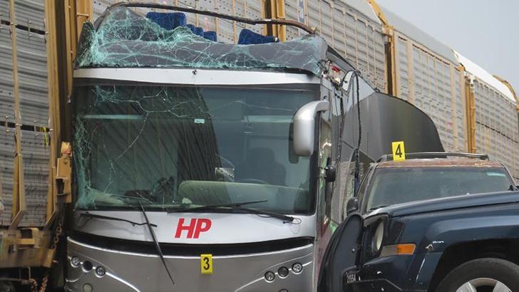 Meksika’da tren, yolcu otobüsüne çarptı: 10 ölü, 61 yaralı