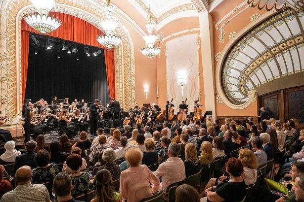 İstanbul Devlet Senfoni Orkestrası, Romanya'da konser verdi