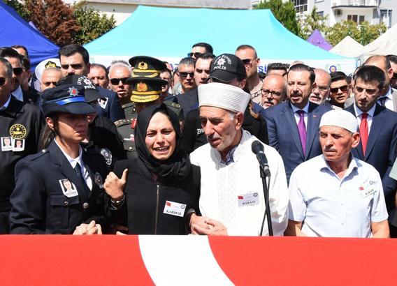 İzmir'de şehit 2 polis için tören