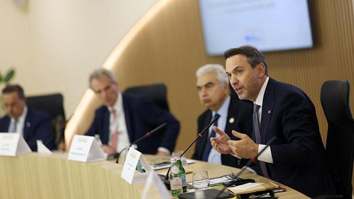 Bakan Bayraktar, İtalya’da temaslarına devam ediyor