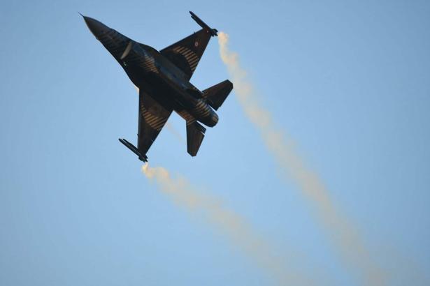 İzmir'de 350 metrelik Türk bayrağı ile 'Zafer Yürüyüşü'/ Ek fotoğraflar