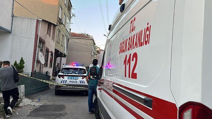 Kötü koku gelen evde anne- kız ölü bulundu; vücutlarında kesici alet yaraları var