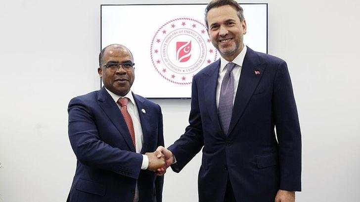 Bakan Bayraktar, Libya Petrol ve Gaz Bakanı Abdulsadek ile görüştü