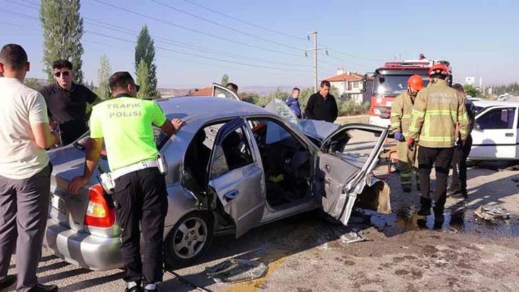 Kırıkkale'de otomobiller çarpıştı: 2 ölü