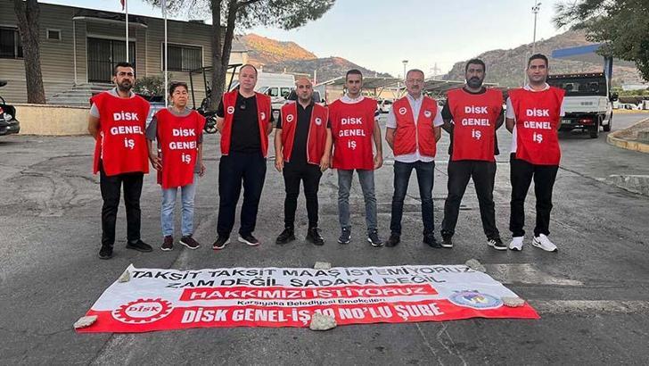 Karşıyaka'da işçiler, ana şantiye ve temizlik işleri şantiyesinde iş bıraktıklarını duyurdu