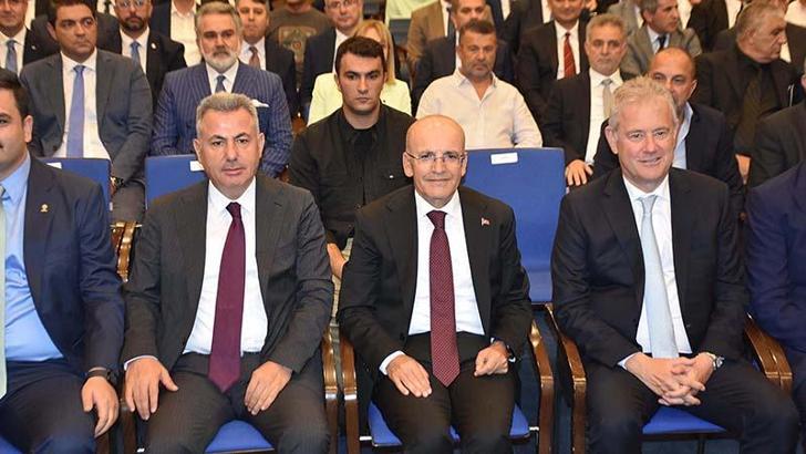 Bakan Şimşek, İzmir’de iş dünyasıyla buluştu
