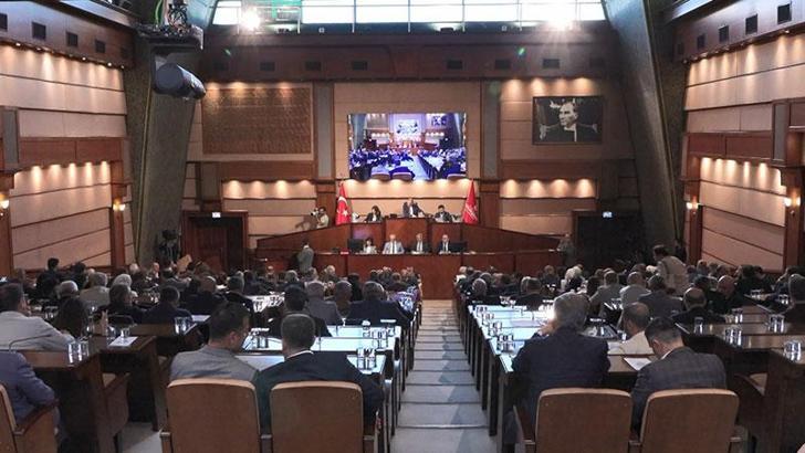 İBB Meclisi'nde toplu taşımaya zam maddesi komisyonlara sevk edildi