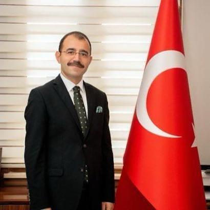 Kadirli Sosyal Yardımlaşma ve Dayanışma Vakfı’nda lisan öğrencilerine 10 bin liralık destek