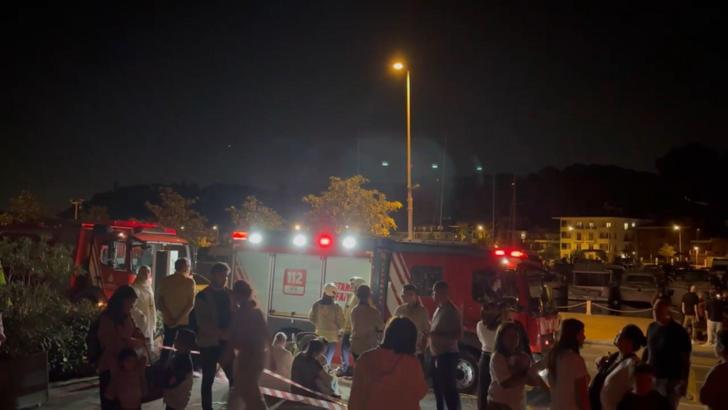 Sarıyer’de, otelin elektrik panosundaki yangın söndürüldü