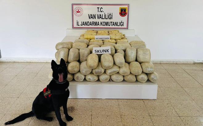 Arazide 106 kilo 714 gram uyuşturucu ele geçirildi;