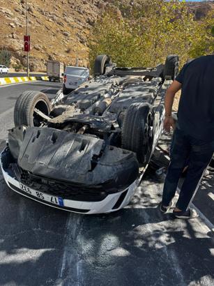 Mardin'de takla atan otomobilin sürücüsü yaralandı
