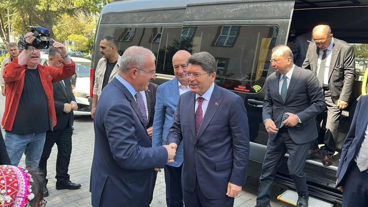 Bakan Tunç: Darbe anayasasının değişmesi lazım (2)