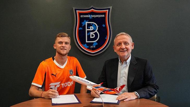 Başakşehir FK, Jakub Kaluzinski’yi kadrosuna kattığını duyurdu
