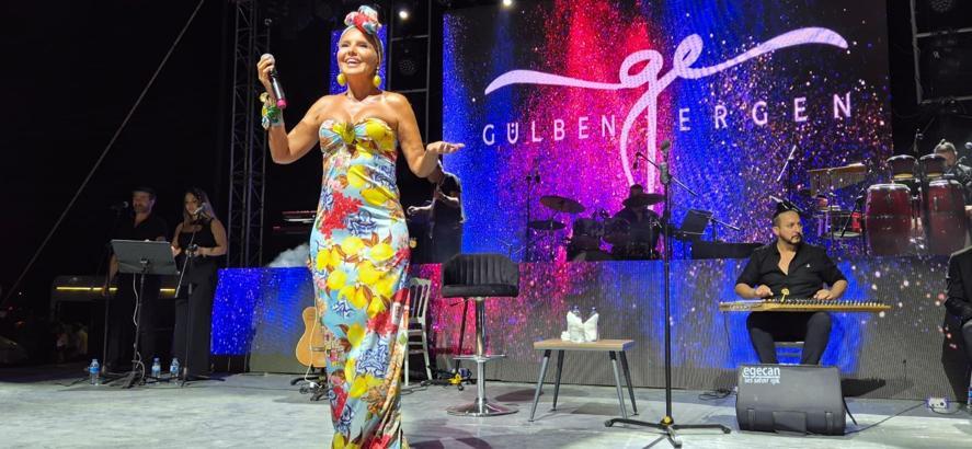 Gülben Ergen, Edirne’deki festivalde sahne aldı
