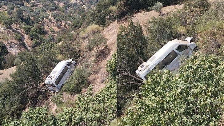 Servis minibüsü, uçuruma yuvarlandı: 4'ü öğrenci, 5 yaralı