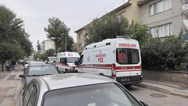 Haber alamayınca balkondan evine girdikleri komşularını ölü buldular