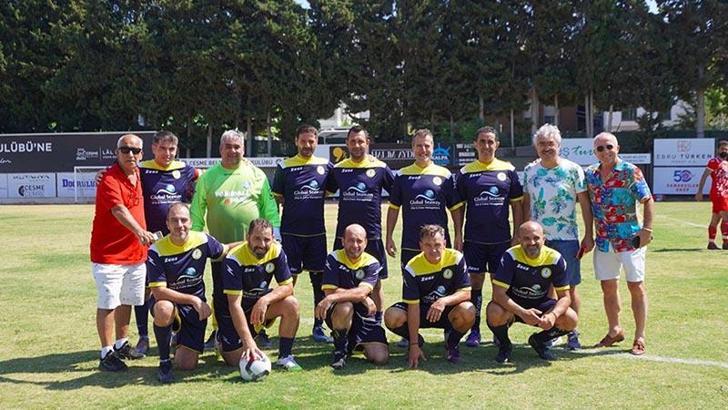 Çeşme'de dostluk kazandı