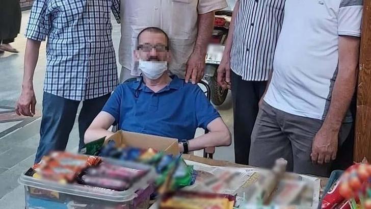 Engelli seyyar satıcının tezgahında unuttuğu parası çalındı