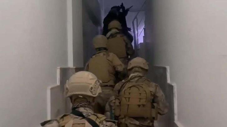 İzmir'de FETÖ operasyonu: 10 gözaltı