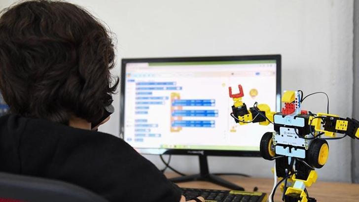 Bakanlıktan öğrencilere yönelik 'Dijital Dünyayı Güvenli Kullanım Eğitimi'