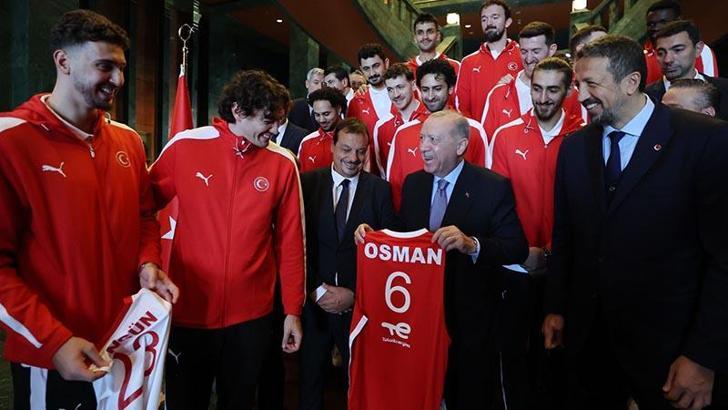Cumhurbaşkanı Erdoğan, A Milli Basketbol Takımı'nı kabul etti