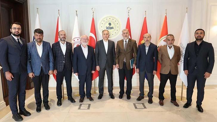 Bakan Yerlikaya, Ankara Filistin Dayanışma Platformu'nu kabul etti