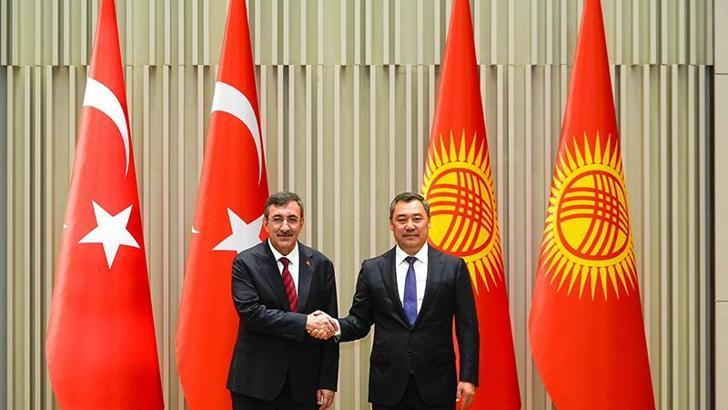Cumhurbaşkanı Yardımcısı Yılmaz, Kırgızistan Cumhurbaşkanı Caparov ile görüştü