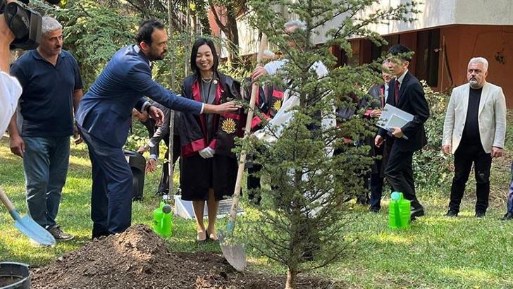 Japonya Prensesi Akiko Mikasa'ya 'fahri doktora' verildi