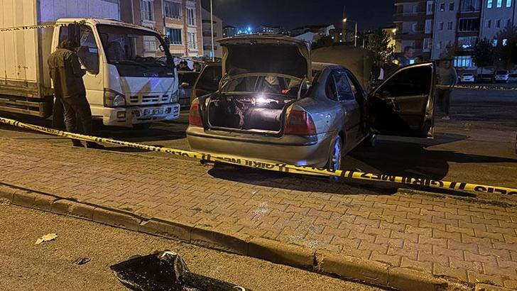 İçerisinde 3 çocuğun bulunduğu park halindeki otomobilde çakmak gazı patladı; 1 ölü, 2 yaralı