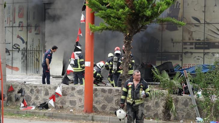 Trabzon’da alışveriş merkezinde yangın / Ek fotoğraflar