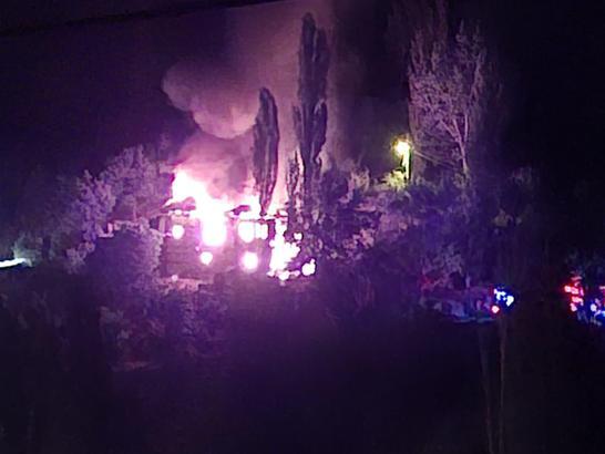 Evde çıkan yangında 2 kişi yaralandı