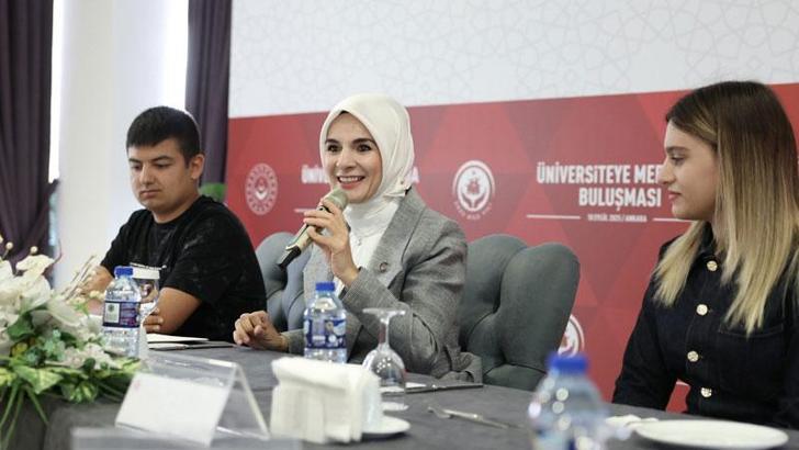 Bakan Göktaş, devlet korumasında yetişen üniversitelilerle buluştu