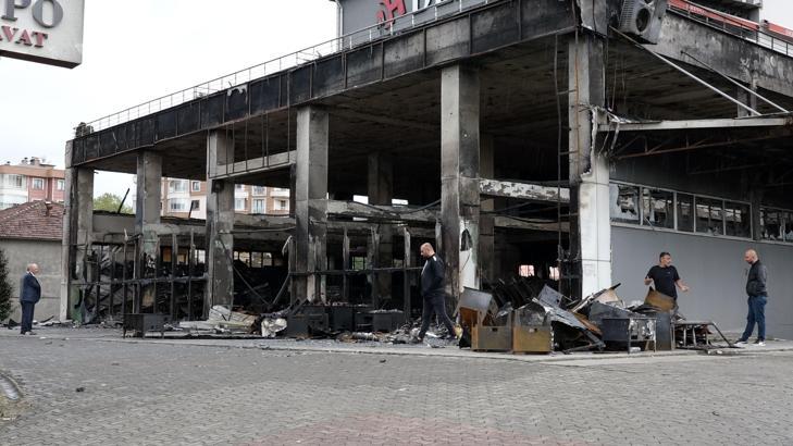 Trabzon'da yanan alışveriş merkezindeki hasar görüntülendi