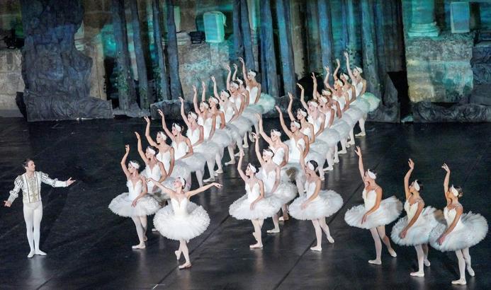 Aspendos'ta 'Kuğu Gölü' heyecanı