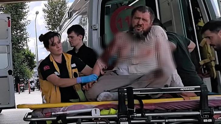 Park ettiği aracından indiği sırada yolcu minibüsü çarptı, ağır yaralandı