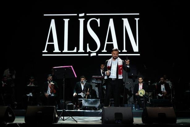 Alişan, 25 yıl sonra Bingöl'de konser verdi