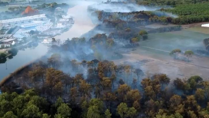 Yangının boyutu gündüz ortaya çıktı, bölgeyi yoğun duman kapladı