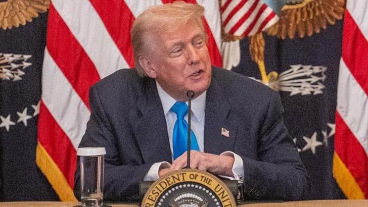 Trump, ‘H-1B’ vize başvuru ücretini 100 bin dolara çıkaran kararnameyi imzaladı