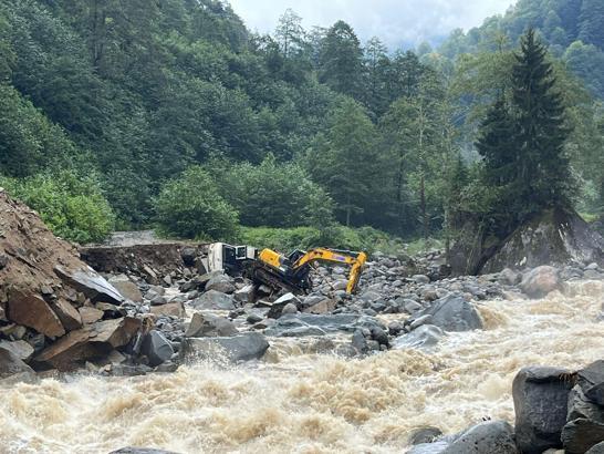 Rize'de yağış, sel ve heyelana neden oldu (6)