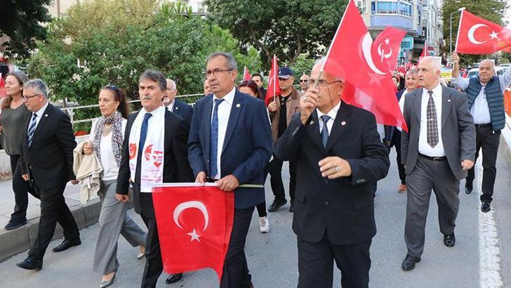 Emekli astsubaylar özlük hakları için yürüdü