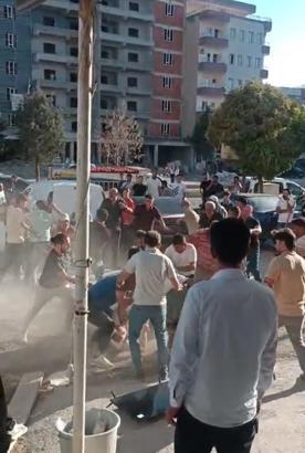 Batman’da iki grup arasında taş ve sopalı kavga kamerada