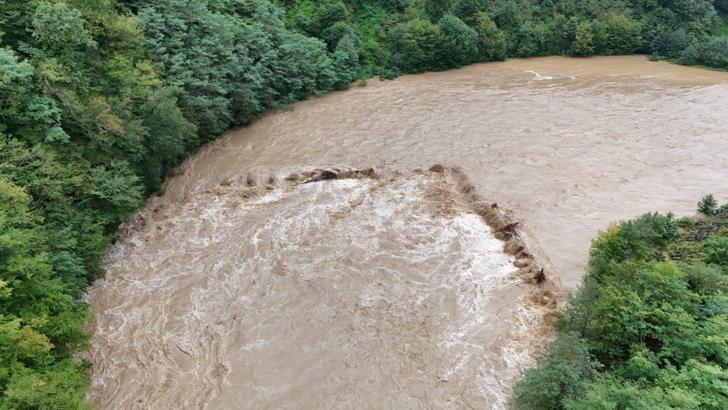 Rize ve Artvin’de selin izleri siliniyor
