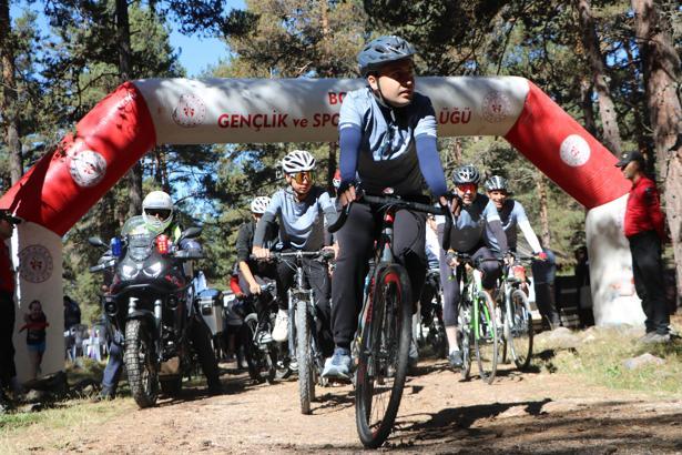 Kartalkaya faciasında ölenlerin anısına spor etkinliği