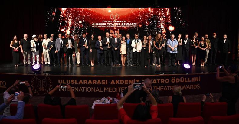 Kepez’in Uluslarası Akdeniz Tiyatro Ödülleri ilk kez sahiplerini buldu